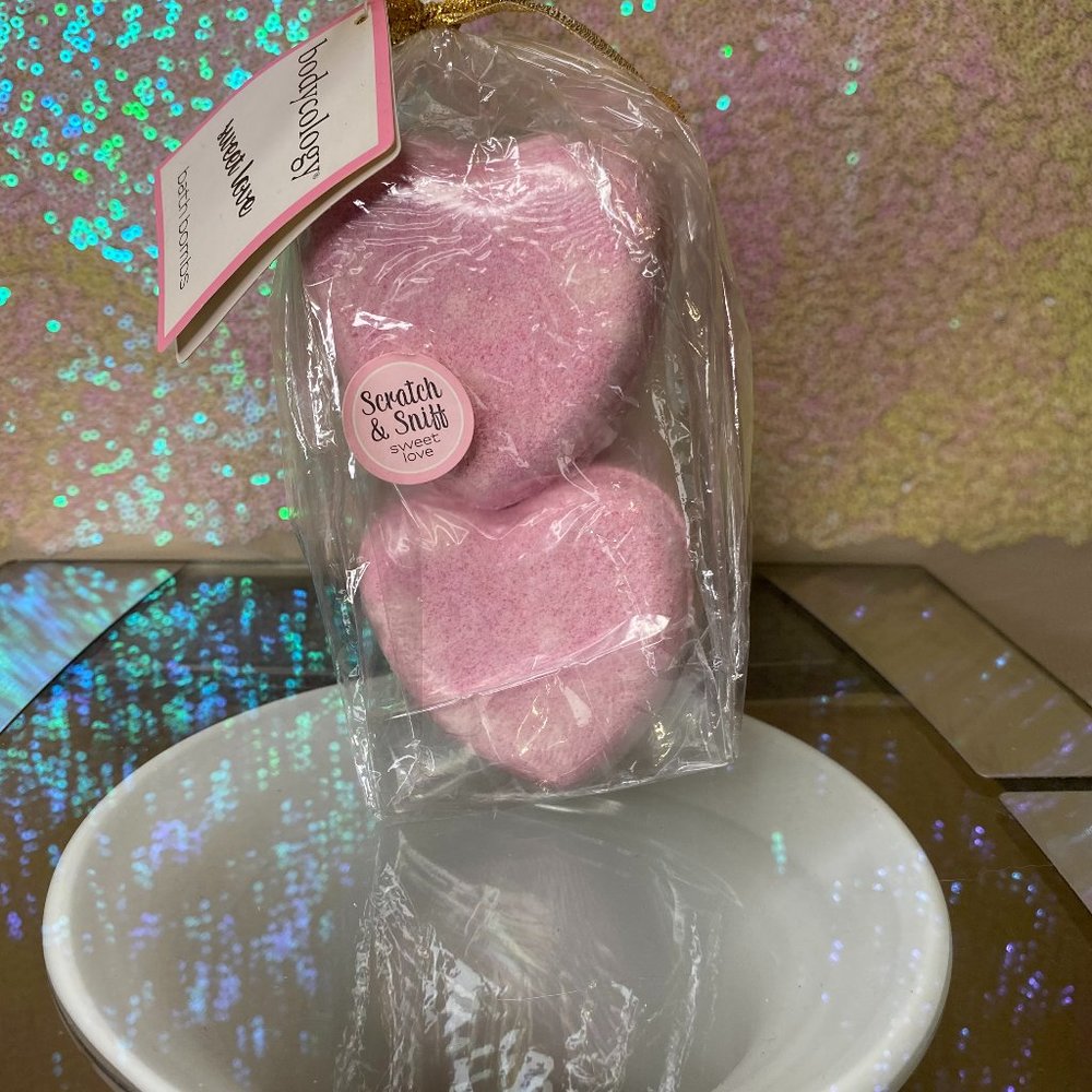 Bodycology Sweetlove Heart shape Bath Bombs